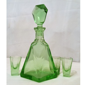 Kolekcjonerska Karafka Art – Deco. Przejrzyste szkło uranowe w kolorze zieleni.